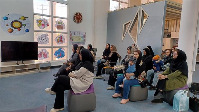 کارگاه مادران اگاه فرزندان هوشمند